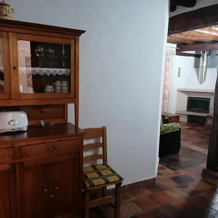 Callejon Del Palacio Nyaraló Munoveros