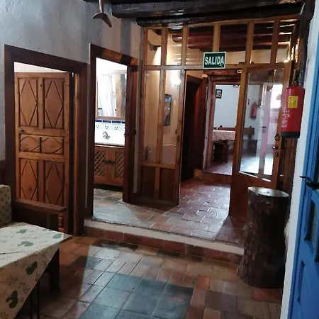 Callejon Del Palacio * Munoveros