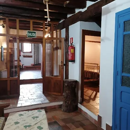 Callejon Del Palacio * Munoveros