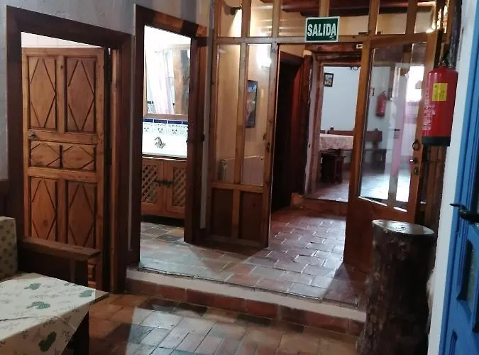 Callejon Del Palacio * Munoveros